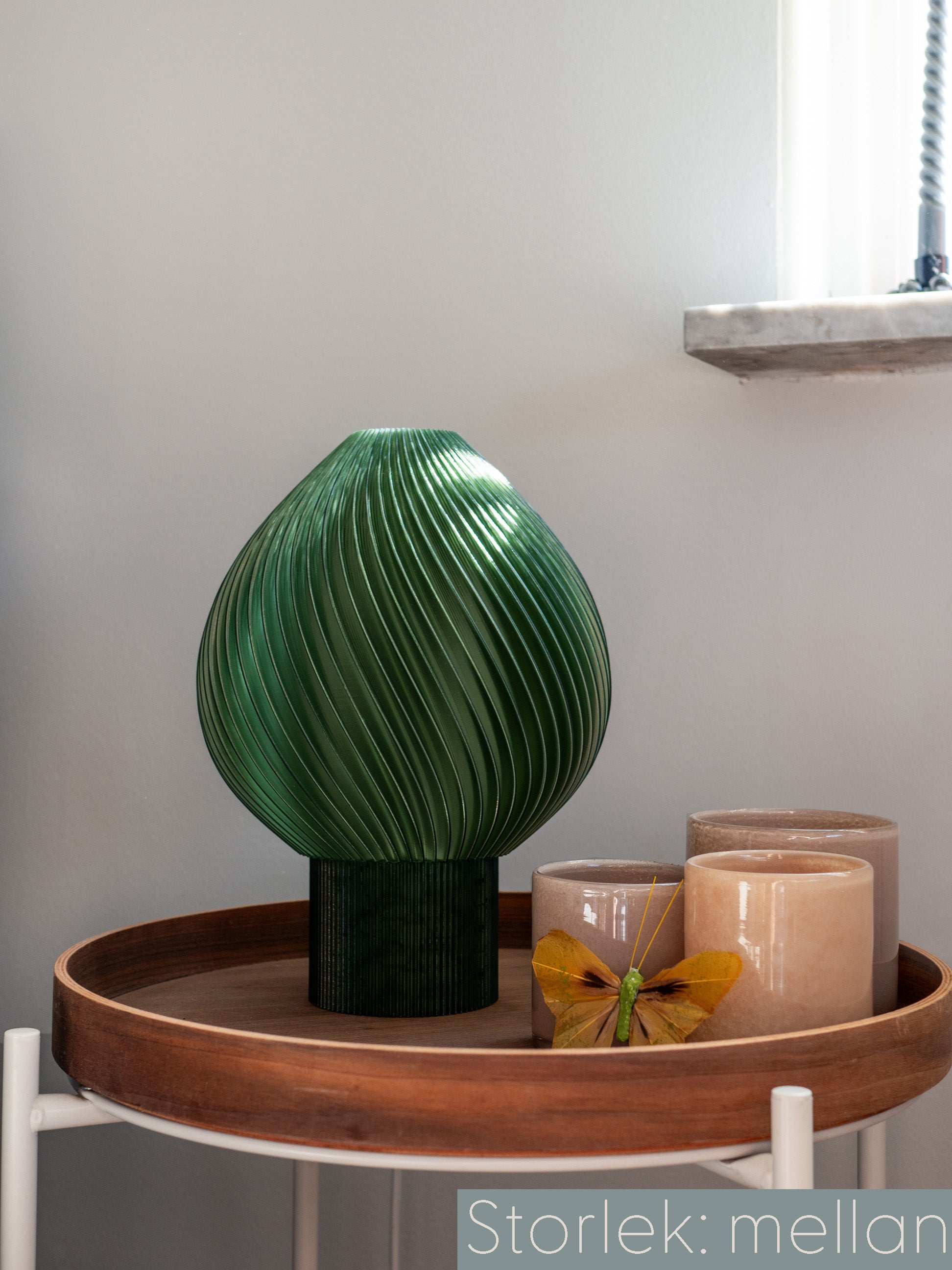 Skogsgrön lampa, Knottes Tulpan i djupt grön nyans.
